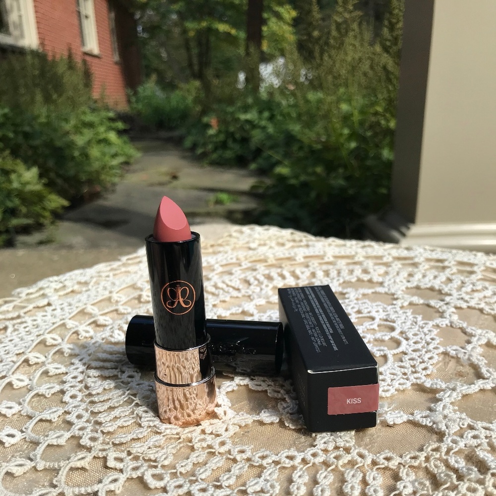 ABH Matte Lipstick in Kiss